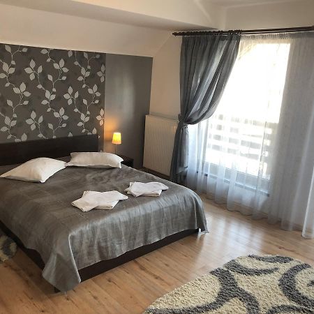 Hotel Boutique Garden Resort By Brancoveanu Моечу-де-Жос Экстерьер фото